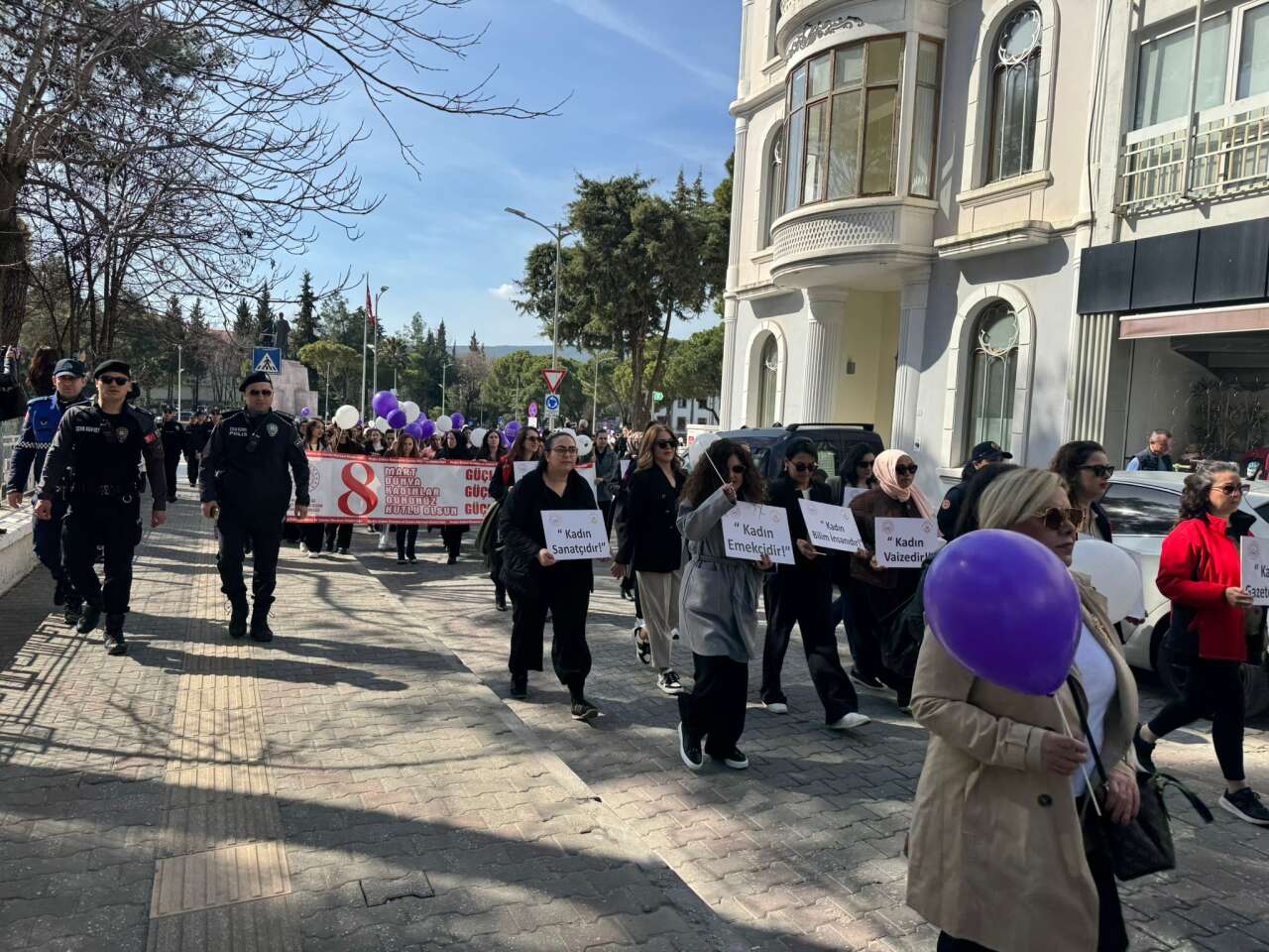 Muğla’da 8 Mart İçin Anlamlı Buluşma Kadınlar Sessiz Adımlarla Meydanda 8